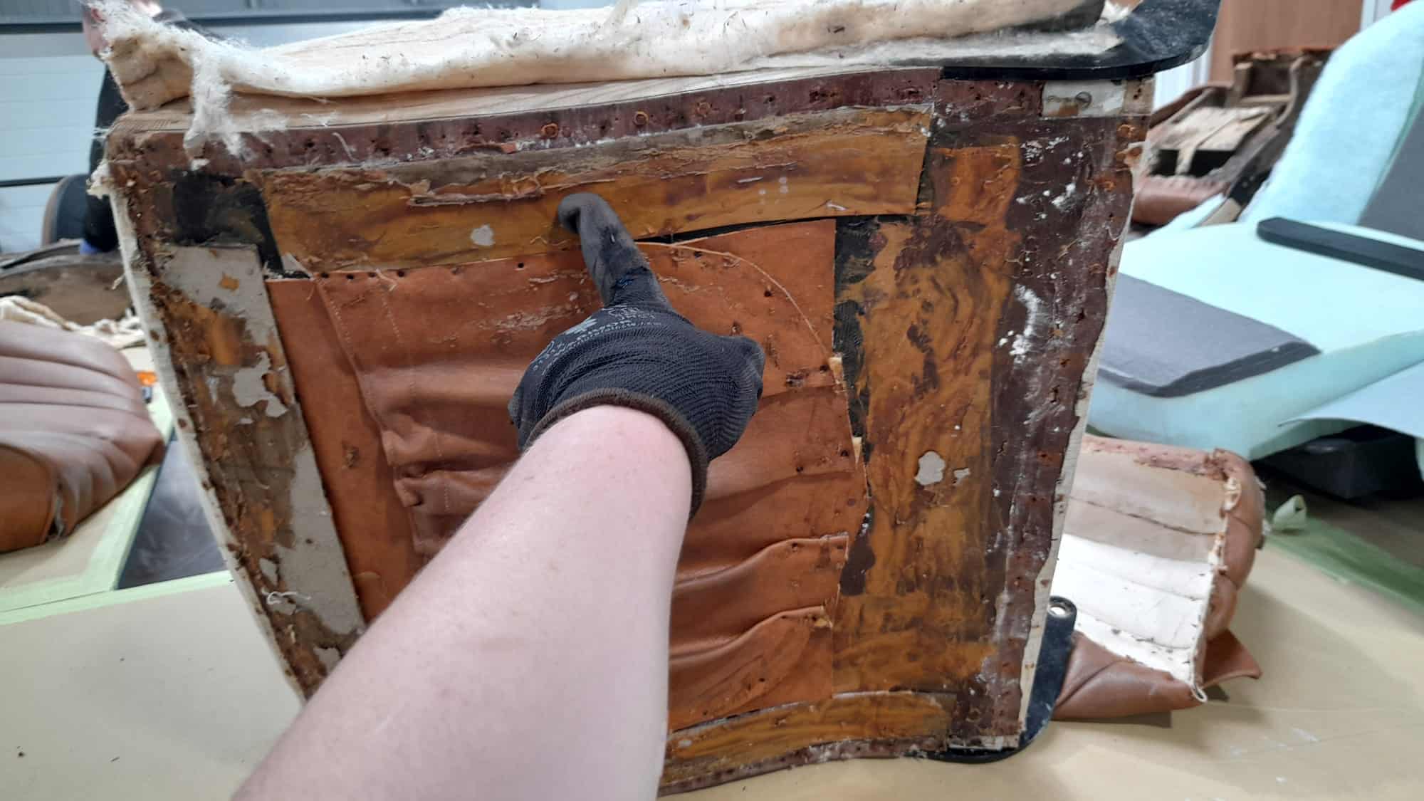 270522 1954 Bristol 405 Front Seat Inspection 38 1