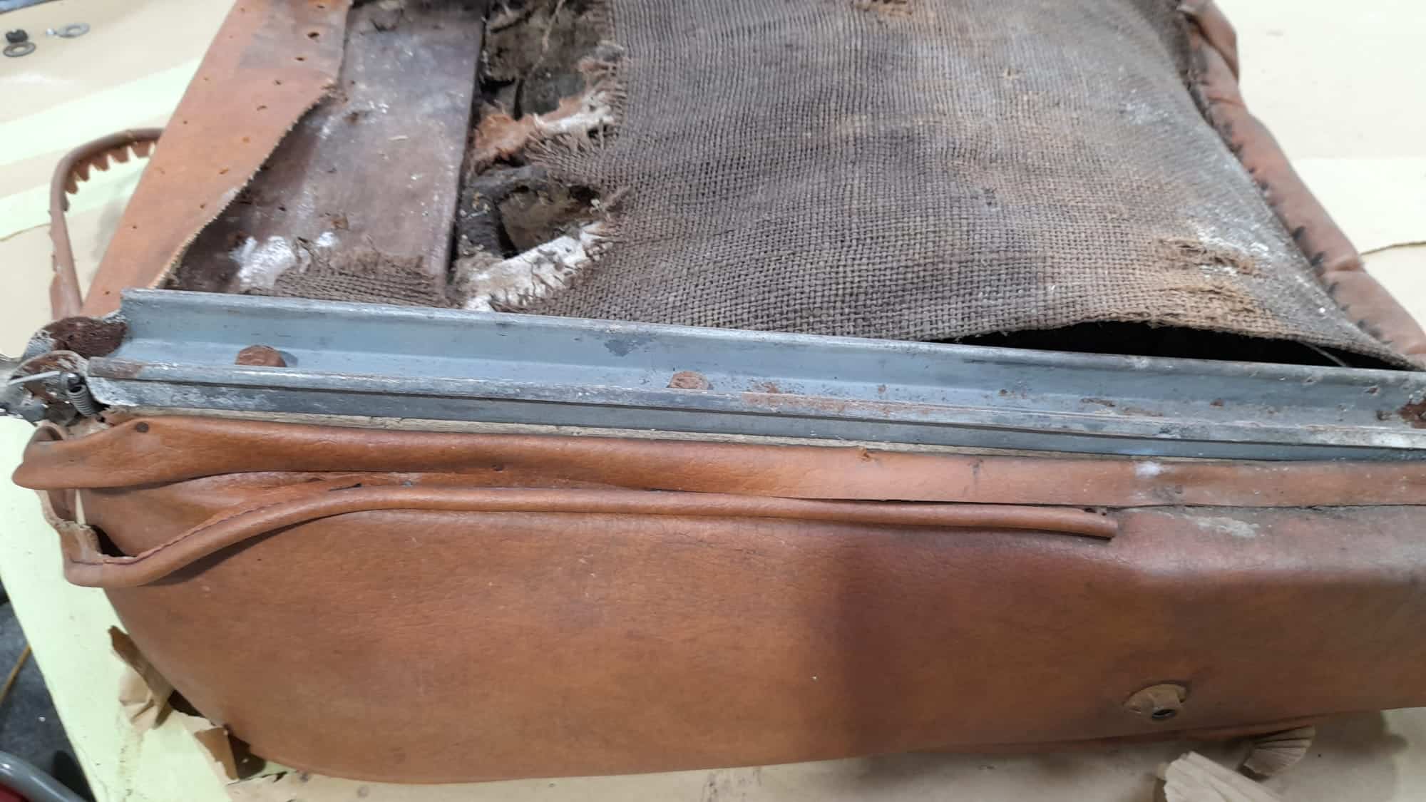 270522 1954 Bristol 405 Front Seat Inspection 5 1