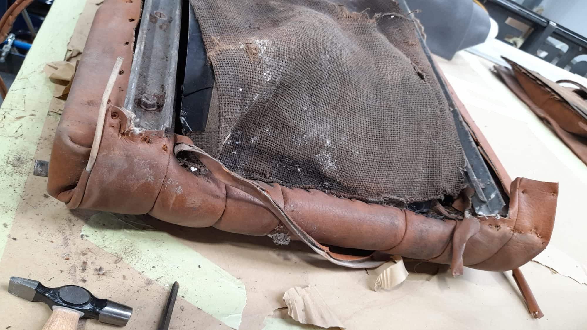 270522 1954 Bristol 405 Front Seat Inspection 6 1