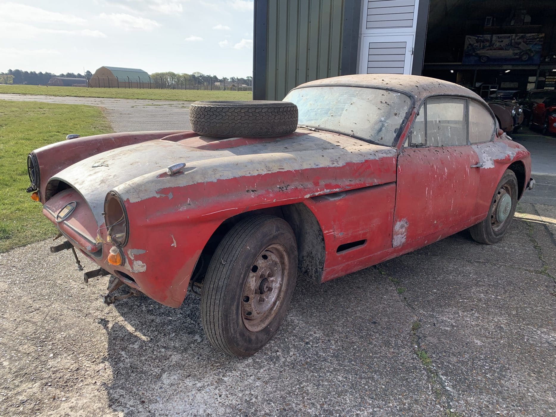 280422 1959 Jensen 541R dust and debris removal 1 1