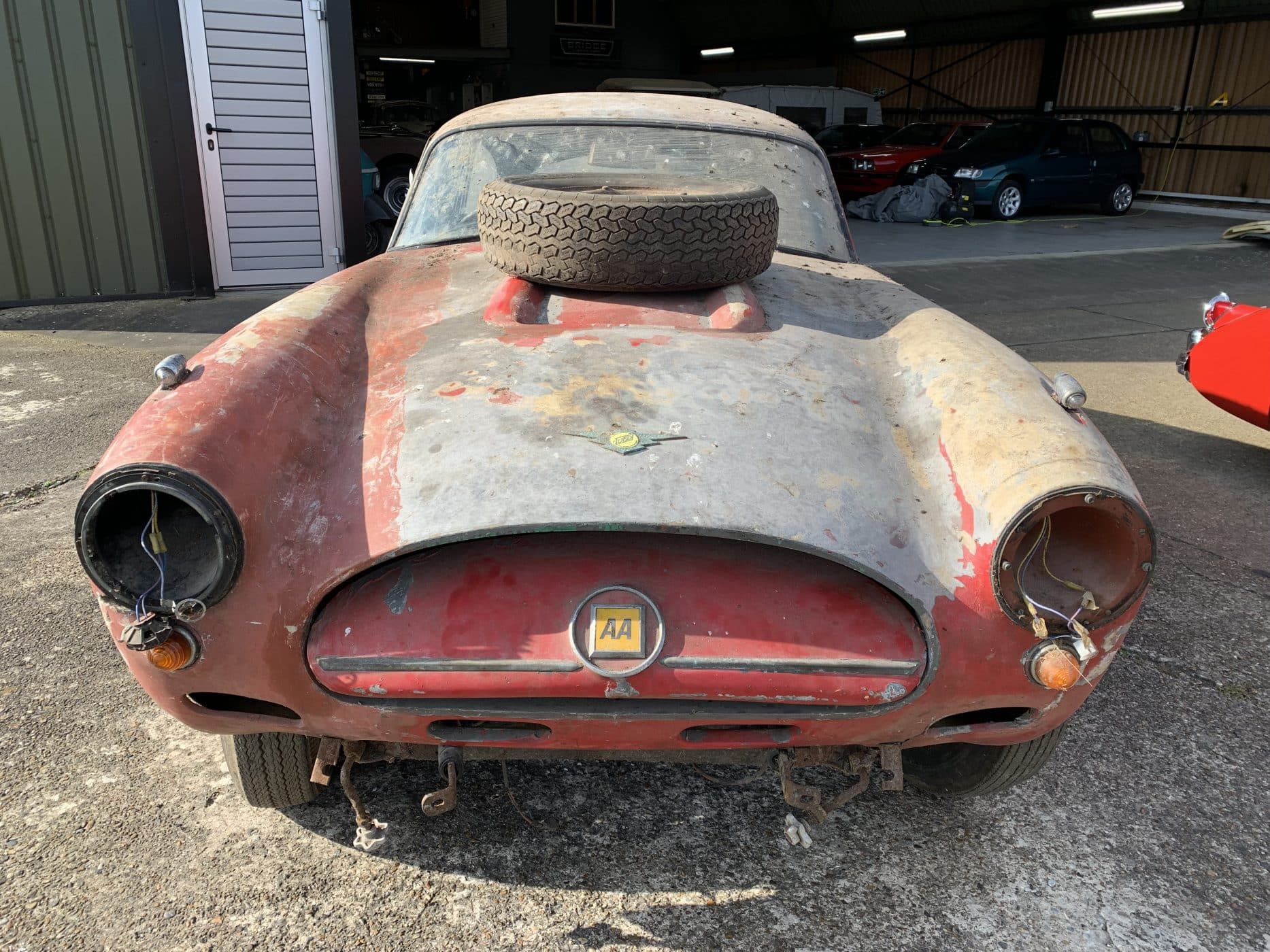 280422 1959 Jensen 541R dust and debris removal 3 1