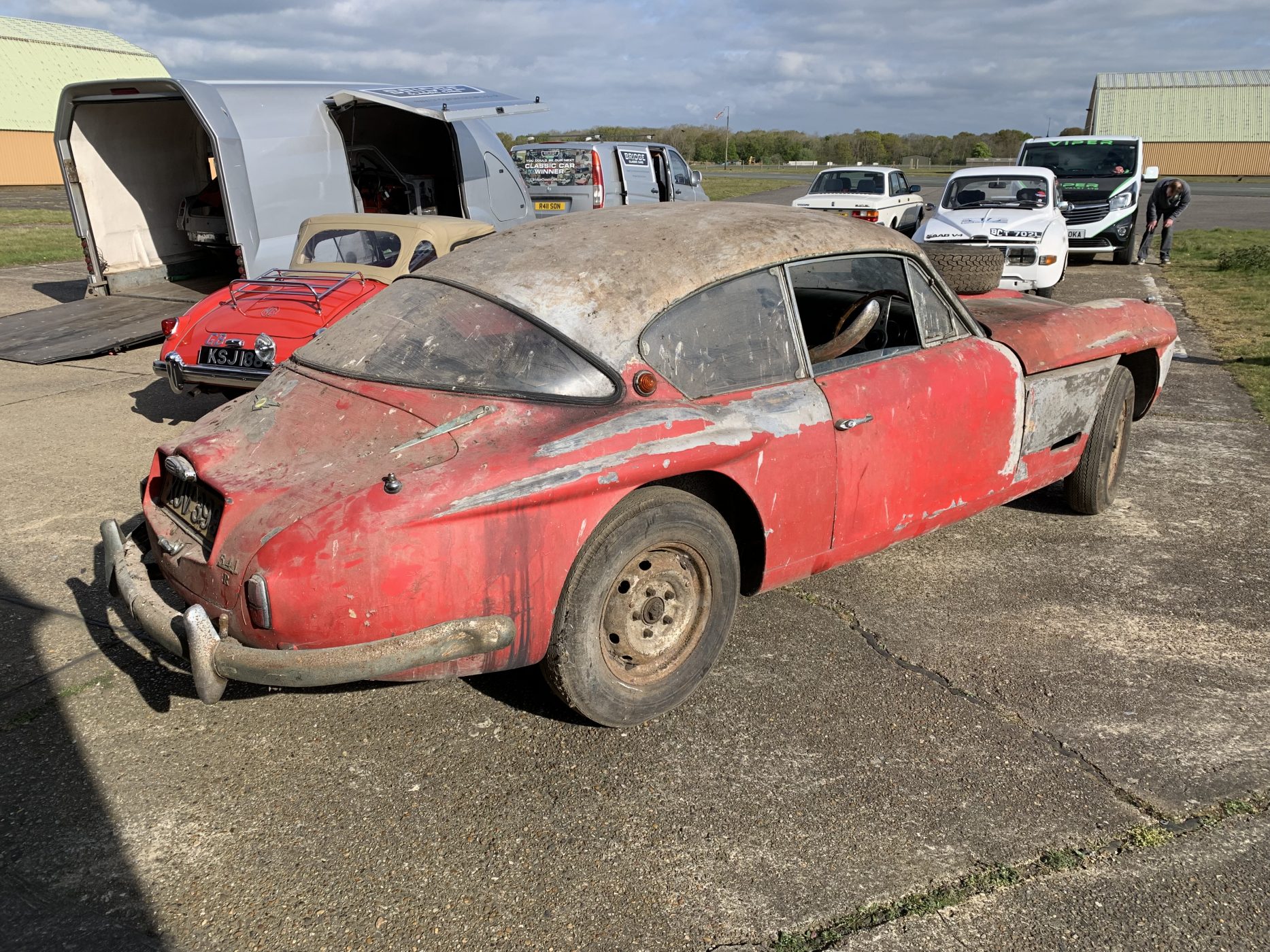 280422 1959 Jensen 541R dust and debris removal 7