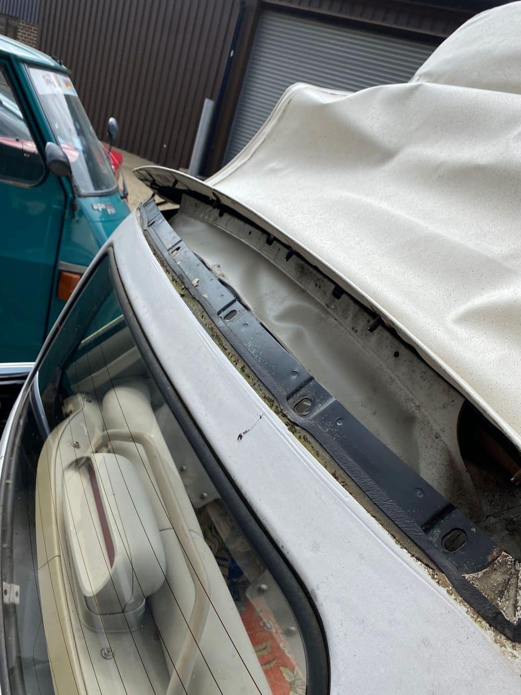 080622 1991 Nissan Figaro Roof Removal and Reinstall 11 1