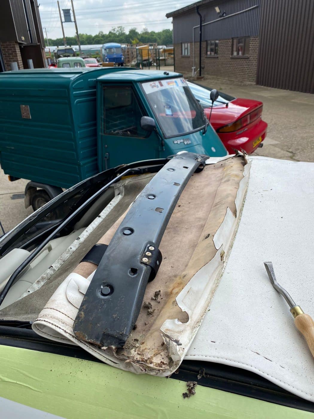 080622 1991 Nissan Figaro Roof Removal and Reinstall 12 1
