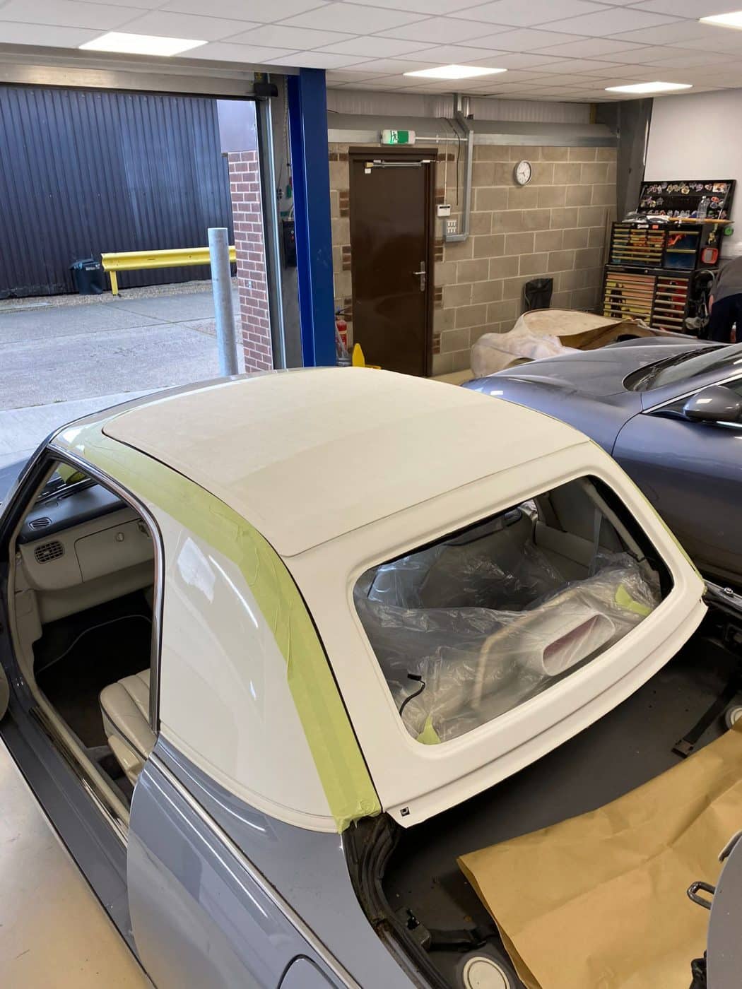 080622 1991 Nissan Figaro Roof Removal and Reinstall 20 1
