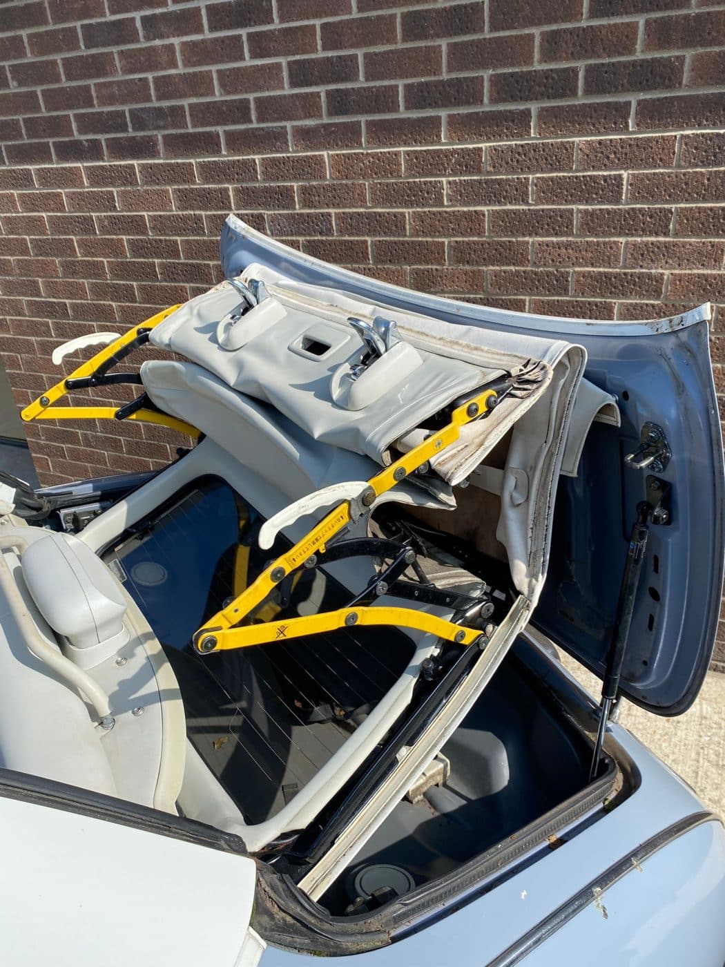 080622 1991 Nissan Figaro Roof Removal and Reinstall 5 1