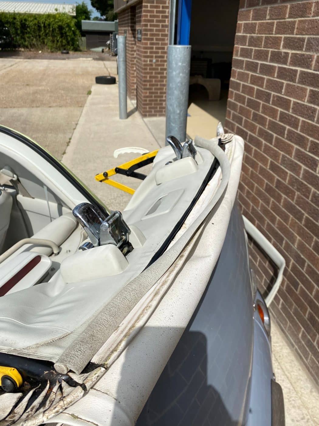 080622 1991 Nissan Figaro Roof Removal and Reinstall 8 1