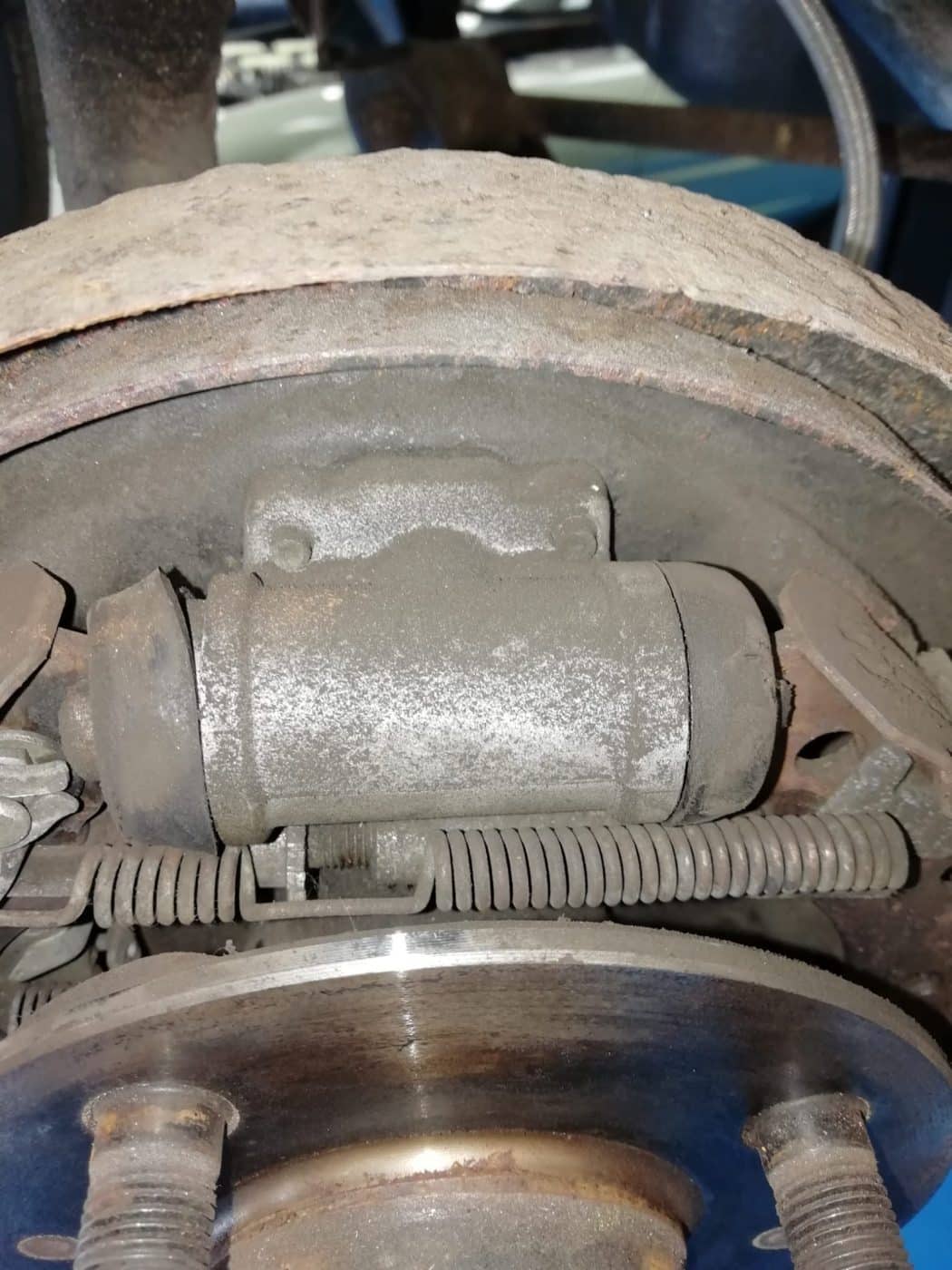 100622 1991 Nissan Figaro brakes and suspension work 7 1