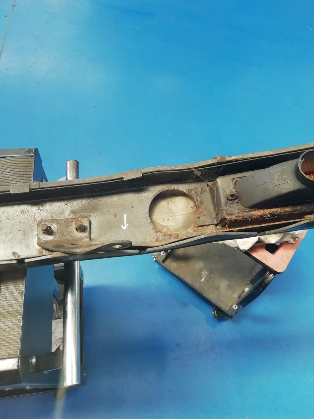 220622 1987 Daimler Double Six Rear Bumper and Sun Roof Adjustment 7 1
