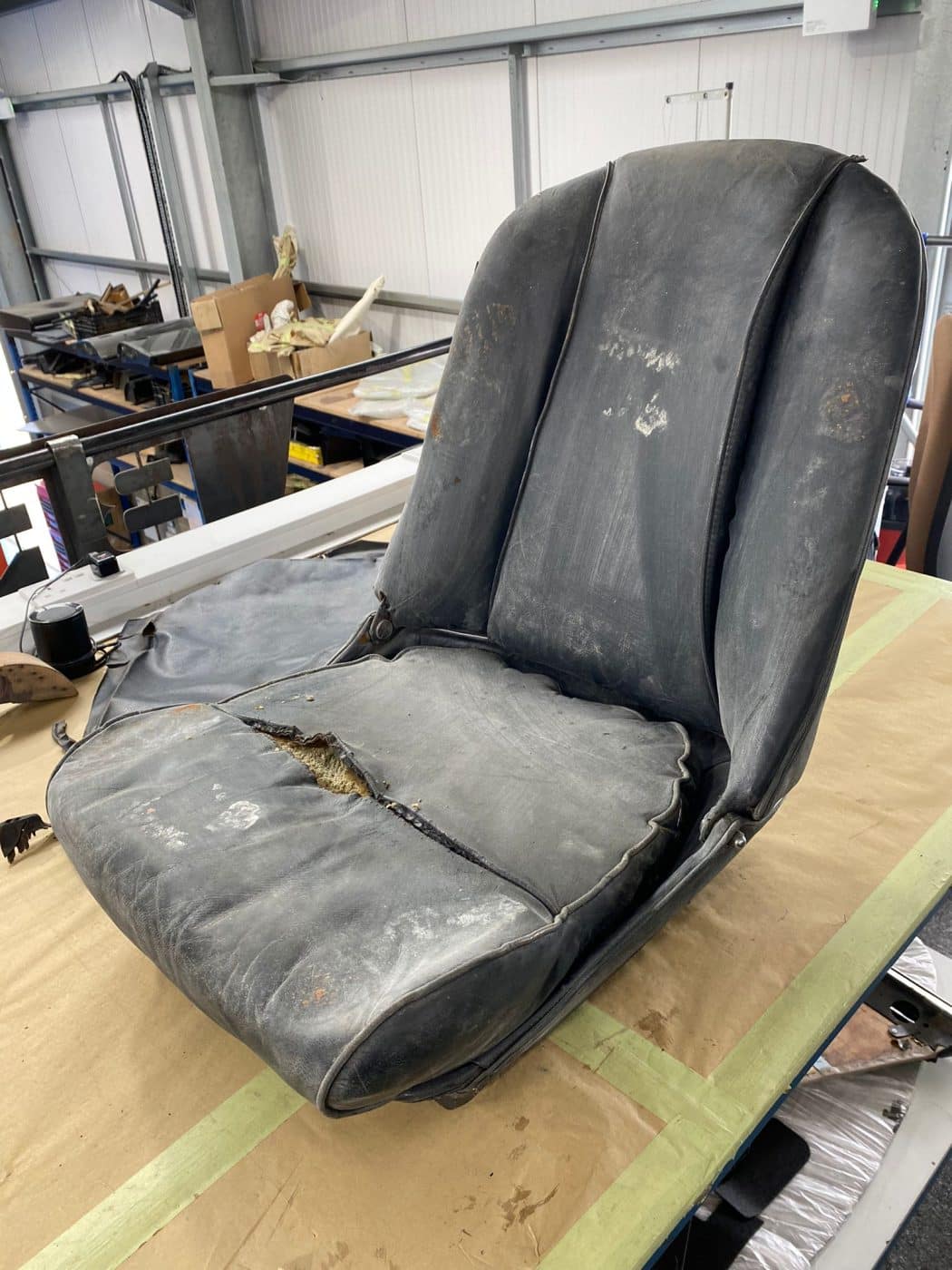 010722 1958 Jensen 541R Seat Stripdown 6 1