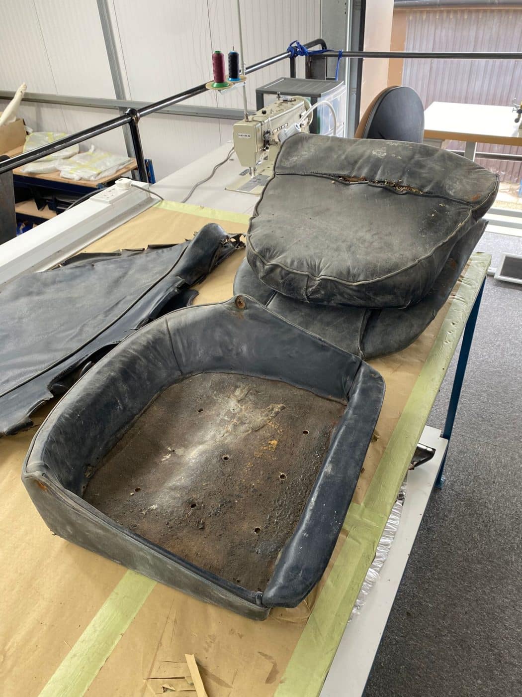 010722 1958 Jensen 541R Seat Stripdown 7 1