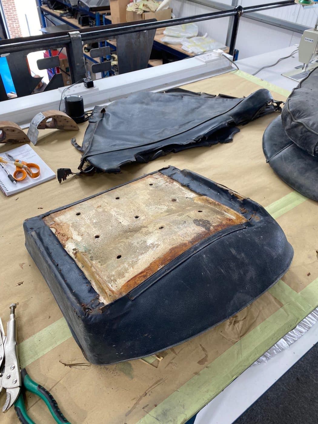 010722 1958 Jensen 541R Seat Stripdown 8 1