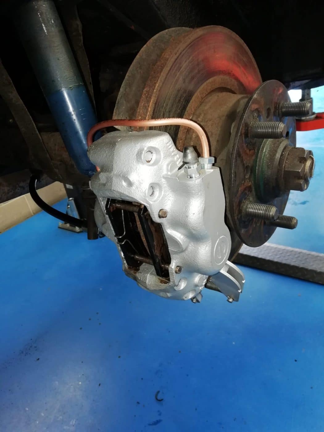 050722 1970 Bristol 411 Rear Brake Caliper Overhauled 2 1