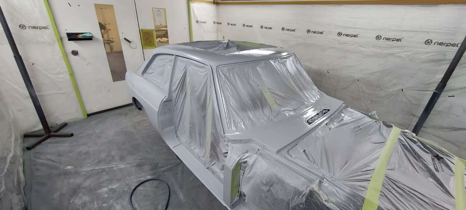 050722 1978 MG B GT Filler and Primer 22 1