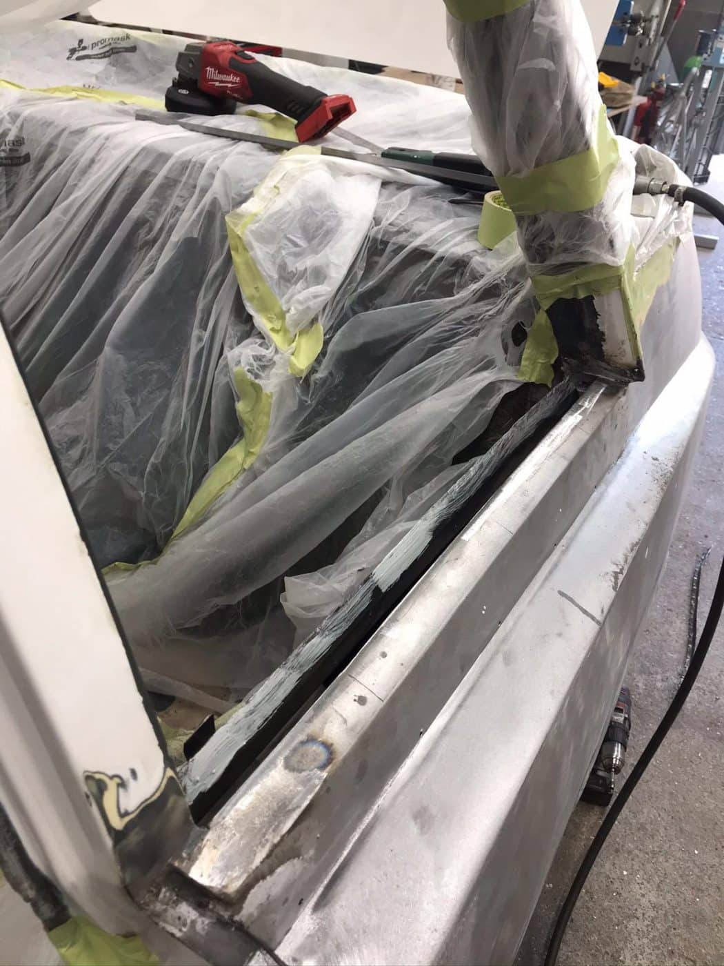 060722 1986 Daimler DS420 Rust Repairs Begin 14 1