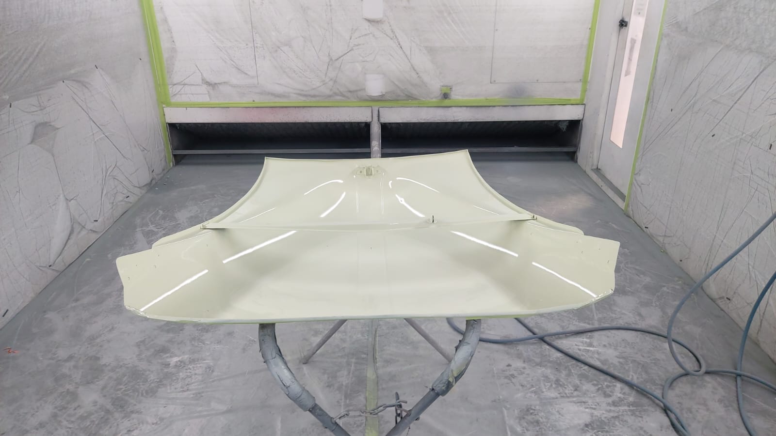 100822 1969 Morris Minor Convertible Bonnet Painted 4 1