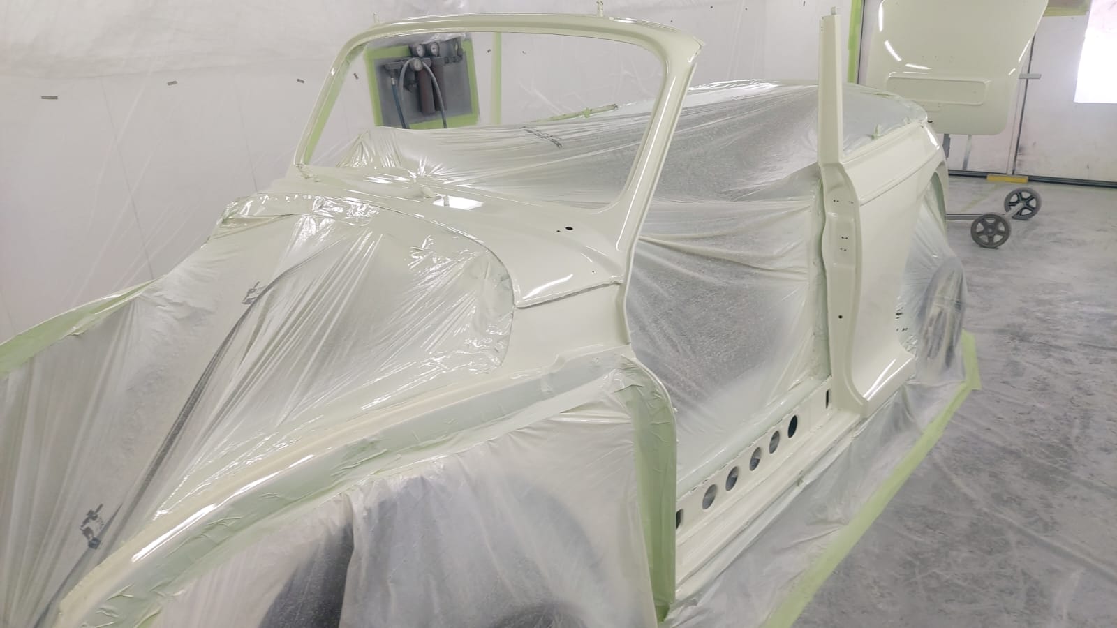 120822 1969 Morris Minor Convertible Body Painted 13 1