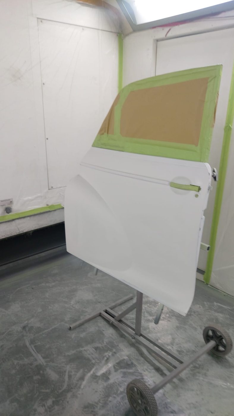 120822 1969 Morris Minor Convertible Panels in Snowberry White 4 1