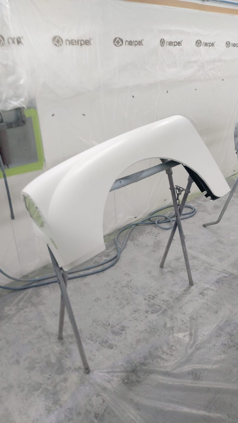 120822 1969 Morris Minor Convertible Panels in Snowberry White 5 1