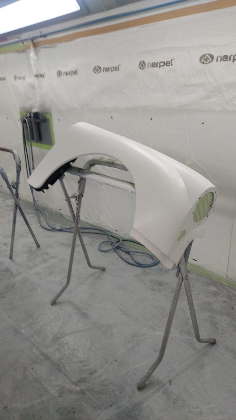 120822 1969 Morris Minor Convertible Panels in Snowberry White 6 1