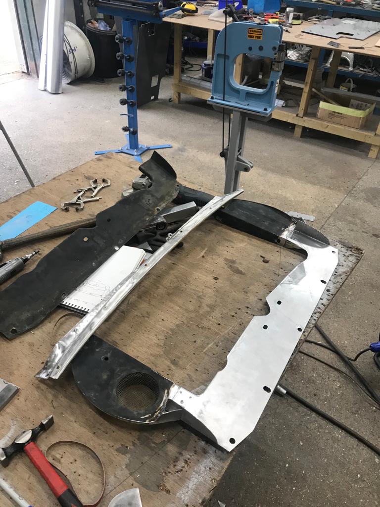 170822 1986 Daimler DS420 Rear Sills 22 1