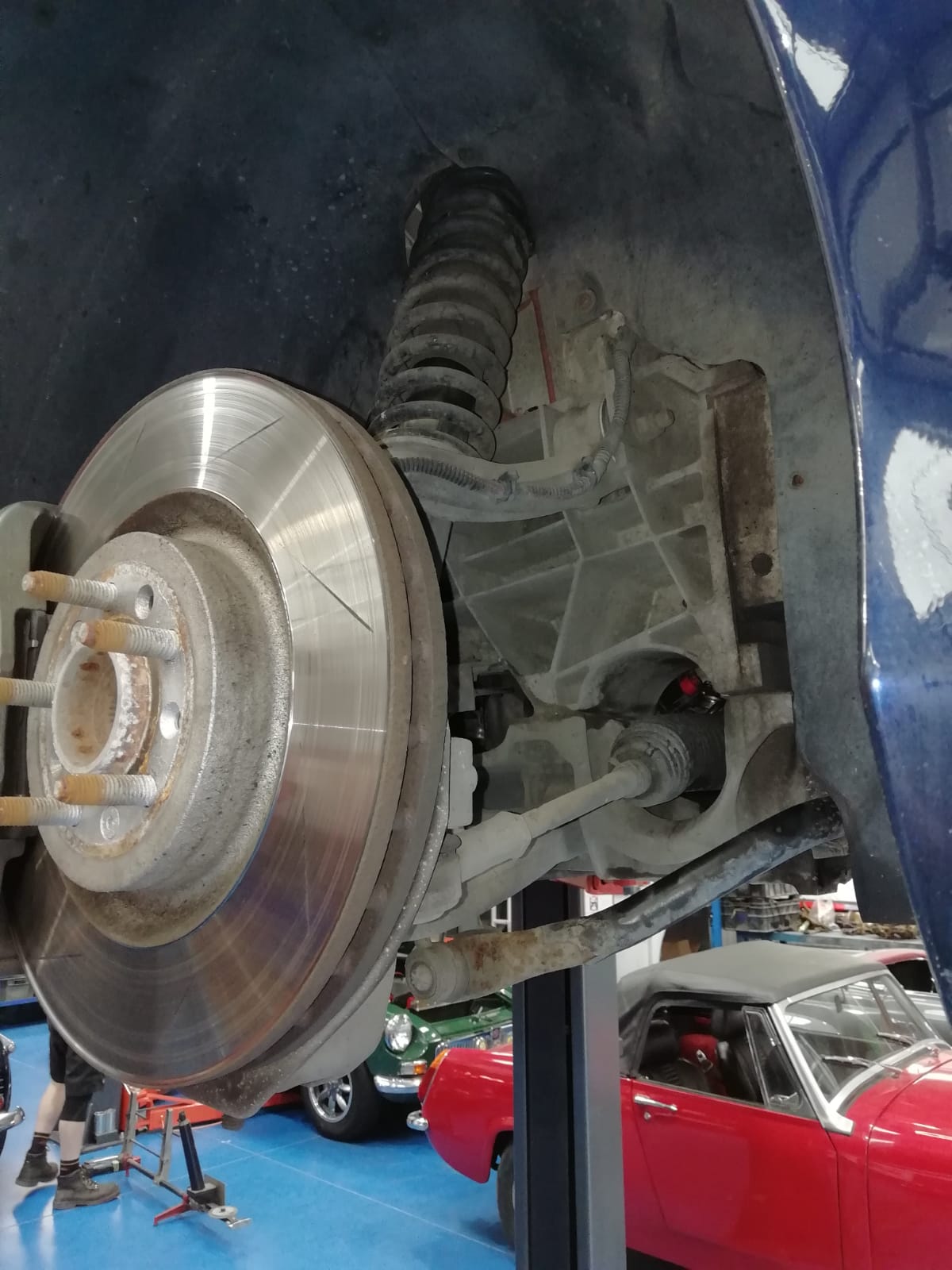 170822 2005 Aston Martin DB9 Steering Rack Removed 6 1