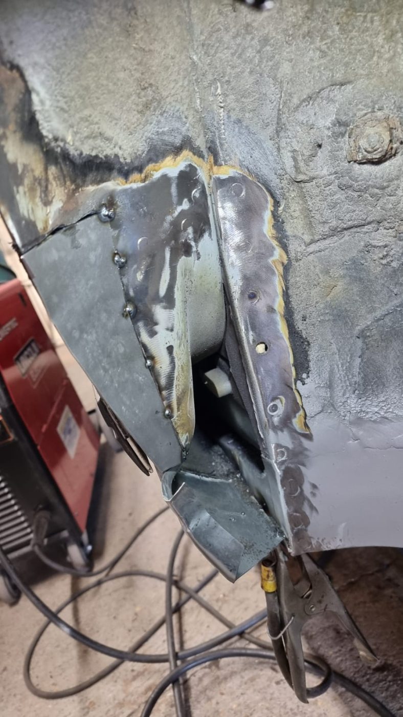 220822 1987 Volvo 240GL Metal Repairs 38 1