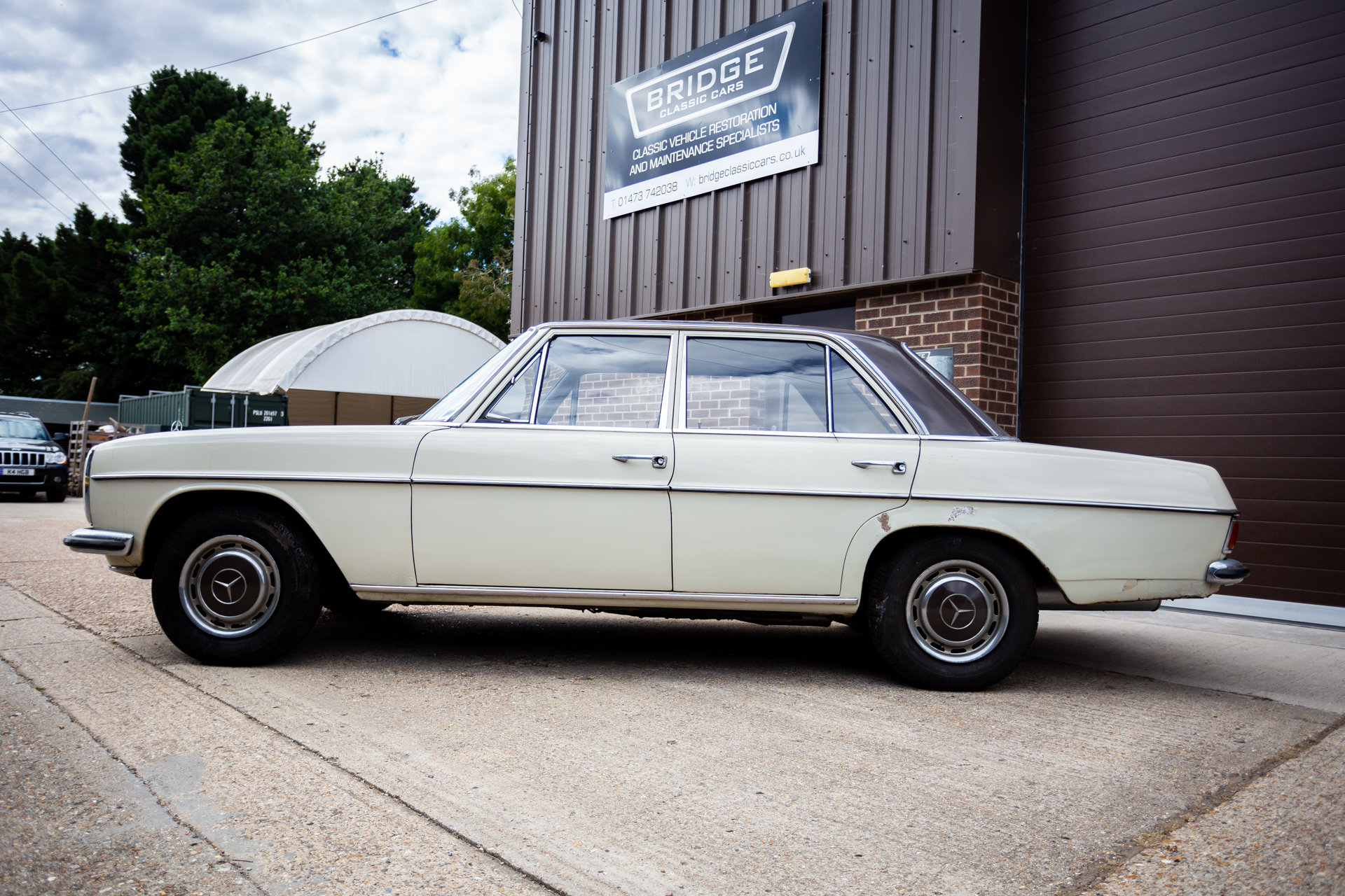 Mercedes 220 Arriving 050822 08 1