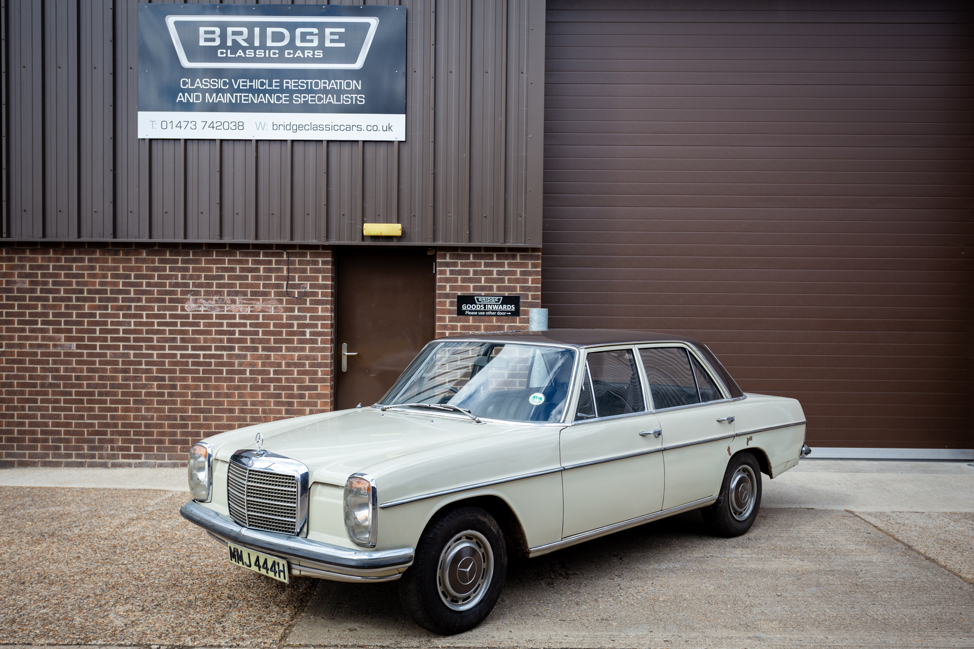 Mercedes 220 Arriving 050822 1 1