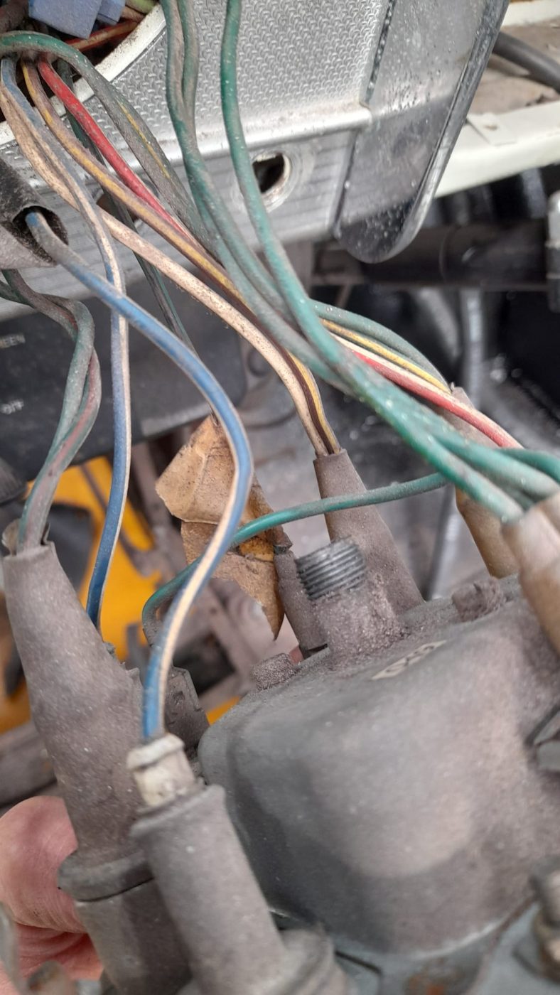 010922 1969 Morris Minor Convertible Reassembly 2 1