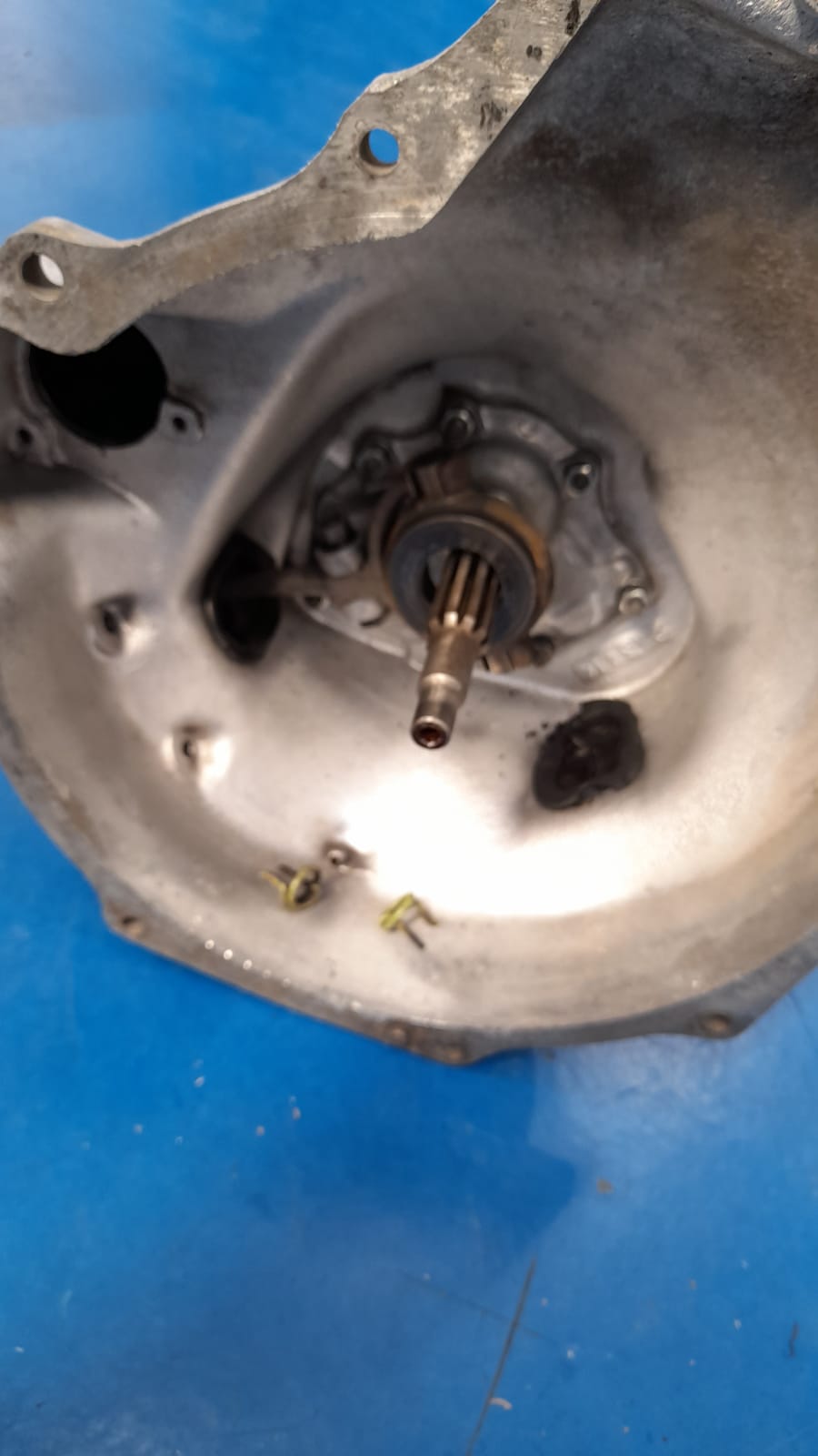 050922 1969 Morris Minor Convertible Reassembly 4 1