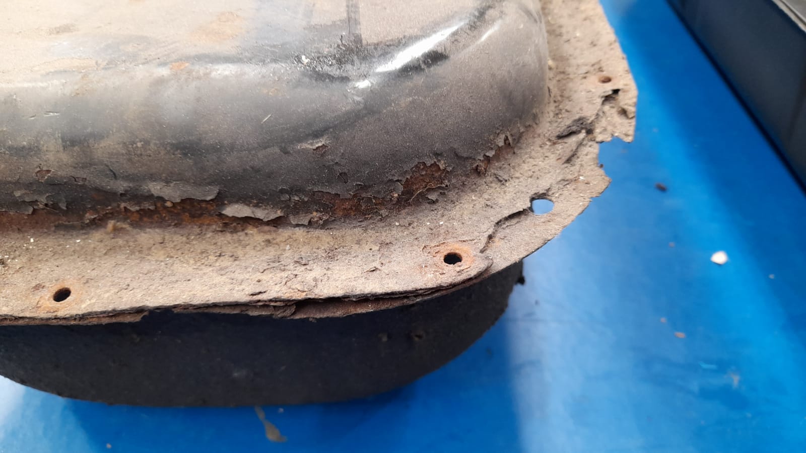 050922 1969 Morris Minor Convertible Reassembly 6 1