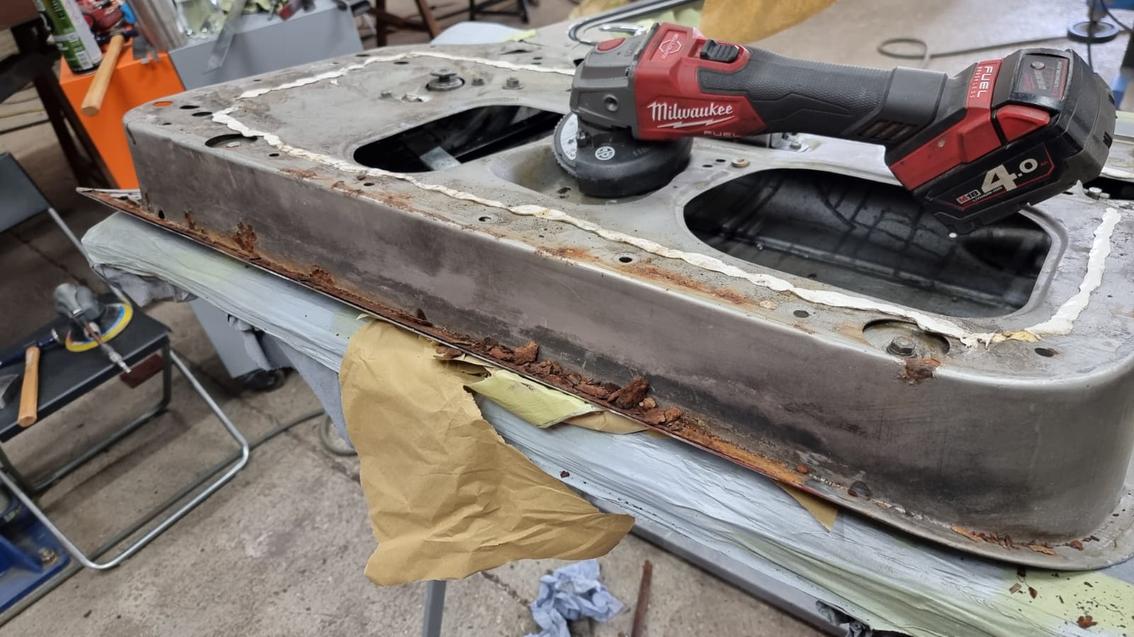 070922 1981 MG B GT LE Door Repairs 15 1
