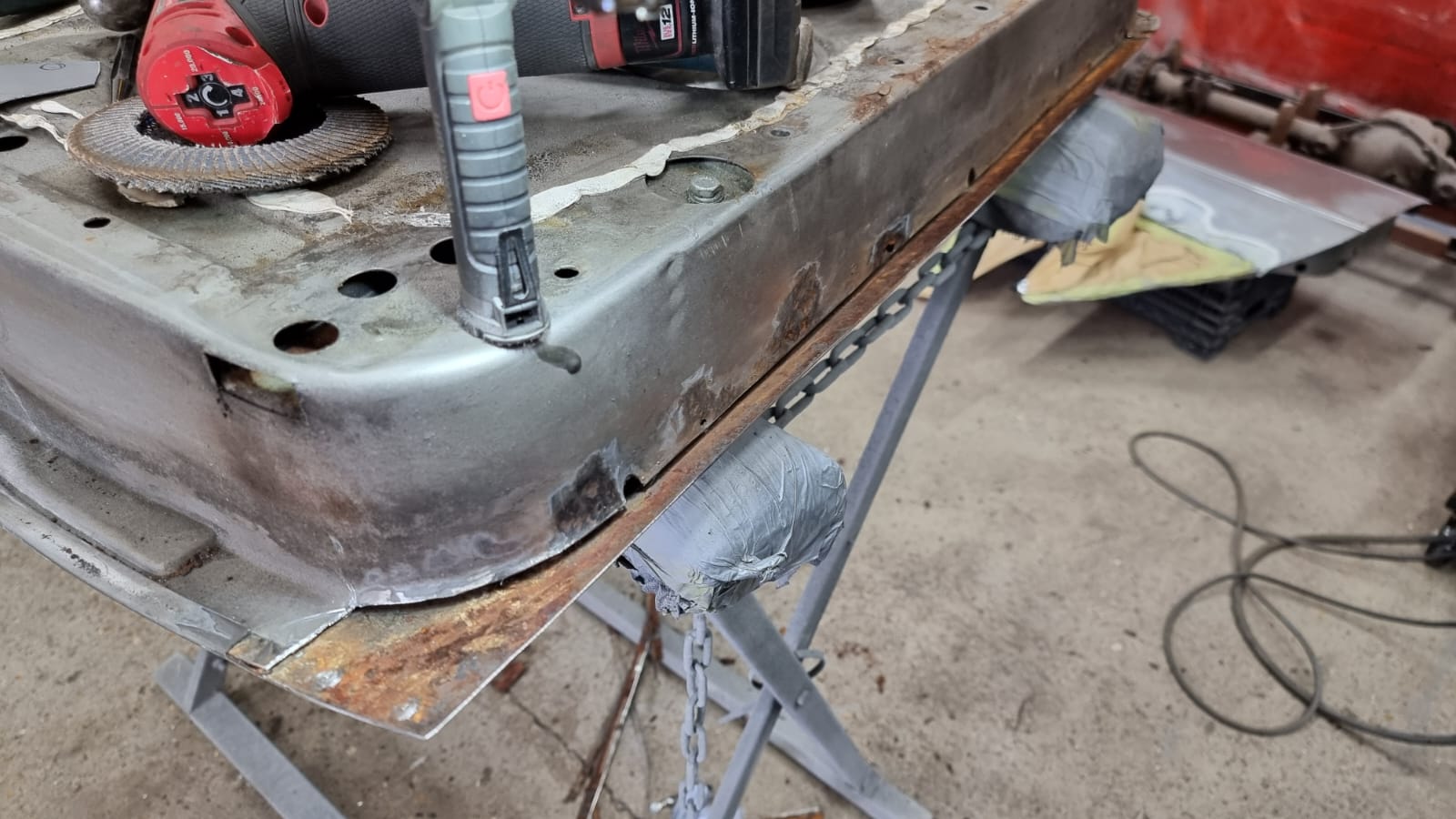 070922 1981 MG B GT LE Door Repairs 16 1