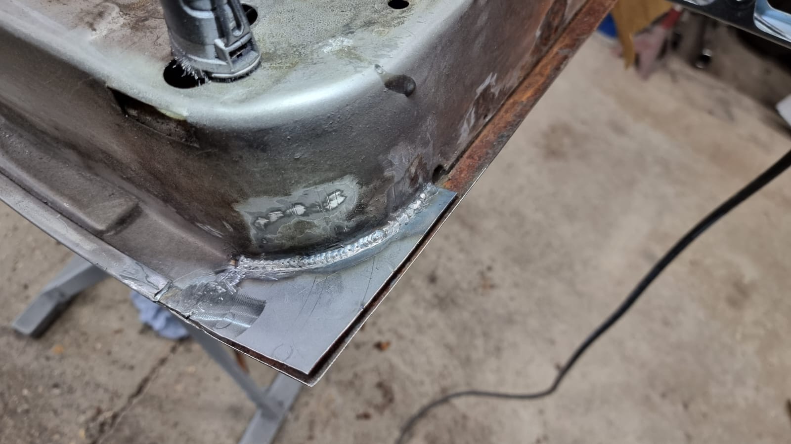 070922 1981 MG B GT LE Door Repairs 17 1