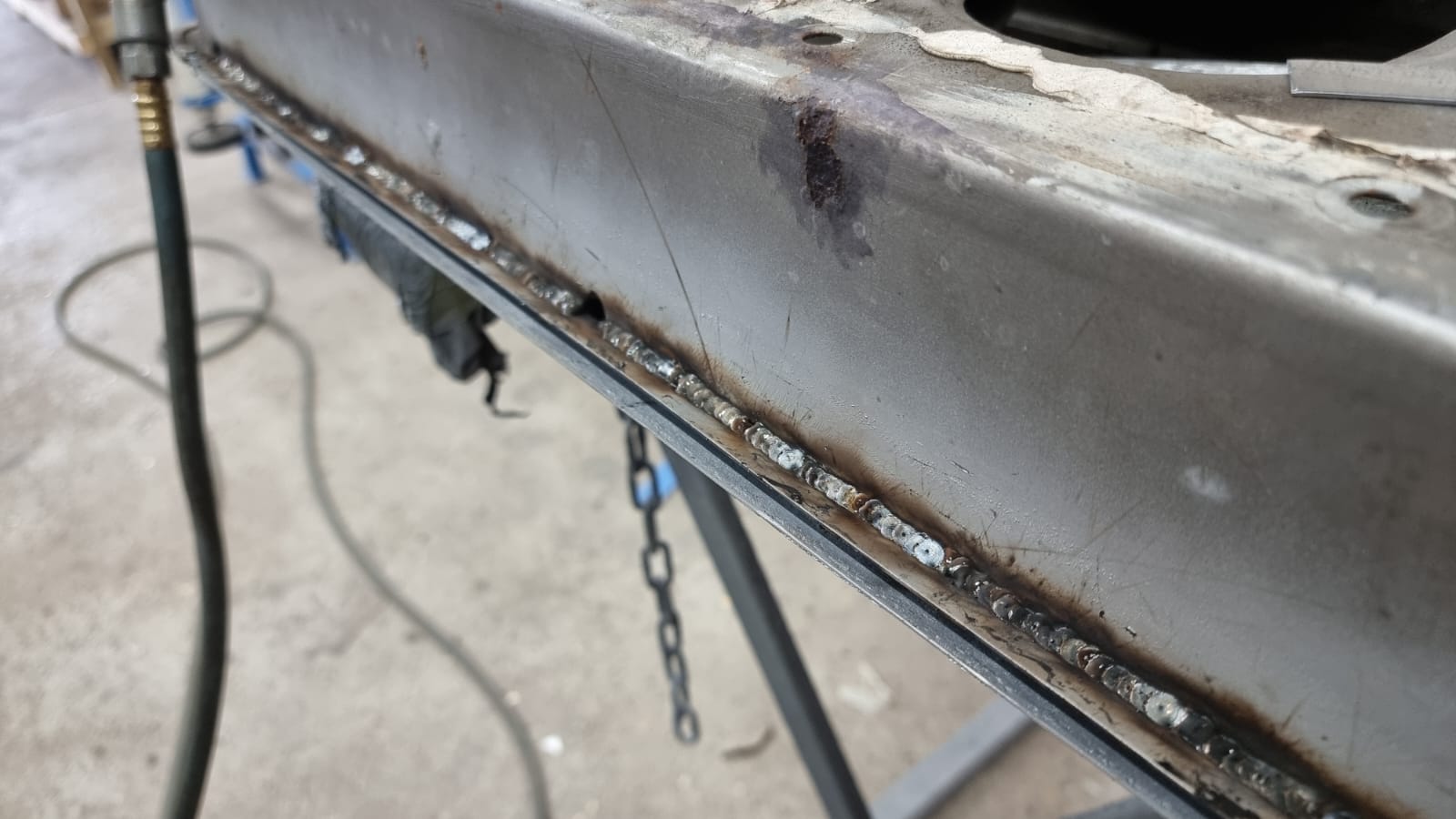 070922 1981 MG B GT LE Door Repairs 9 1
