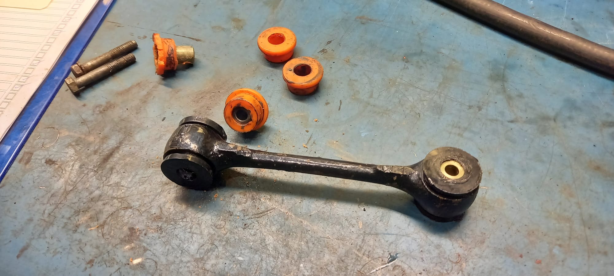 070922 1997 Rover Mini Tie Bar Bushes Coolant Hose Subframe Mount and Coolant Up 1