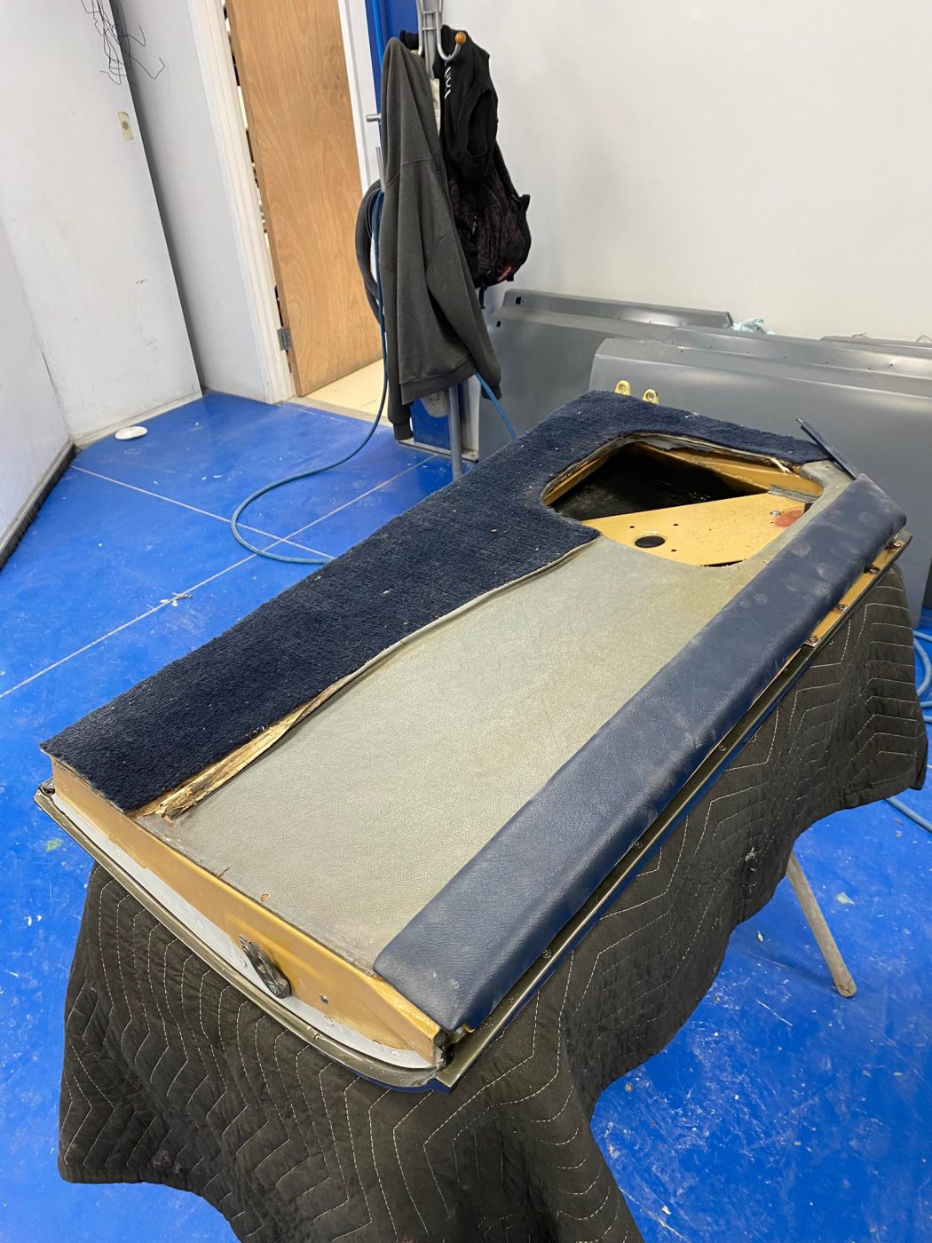 090922 1958 Jensen 541R Seat Bases Door Cards and Rear Window Trim 16 1