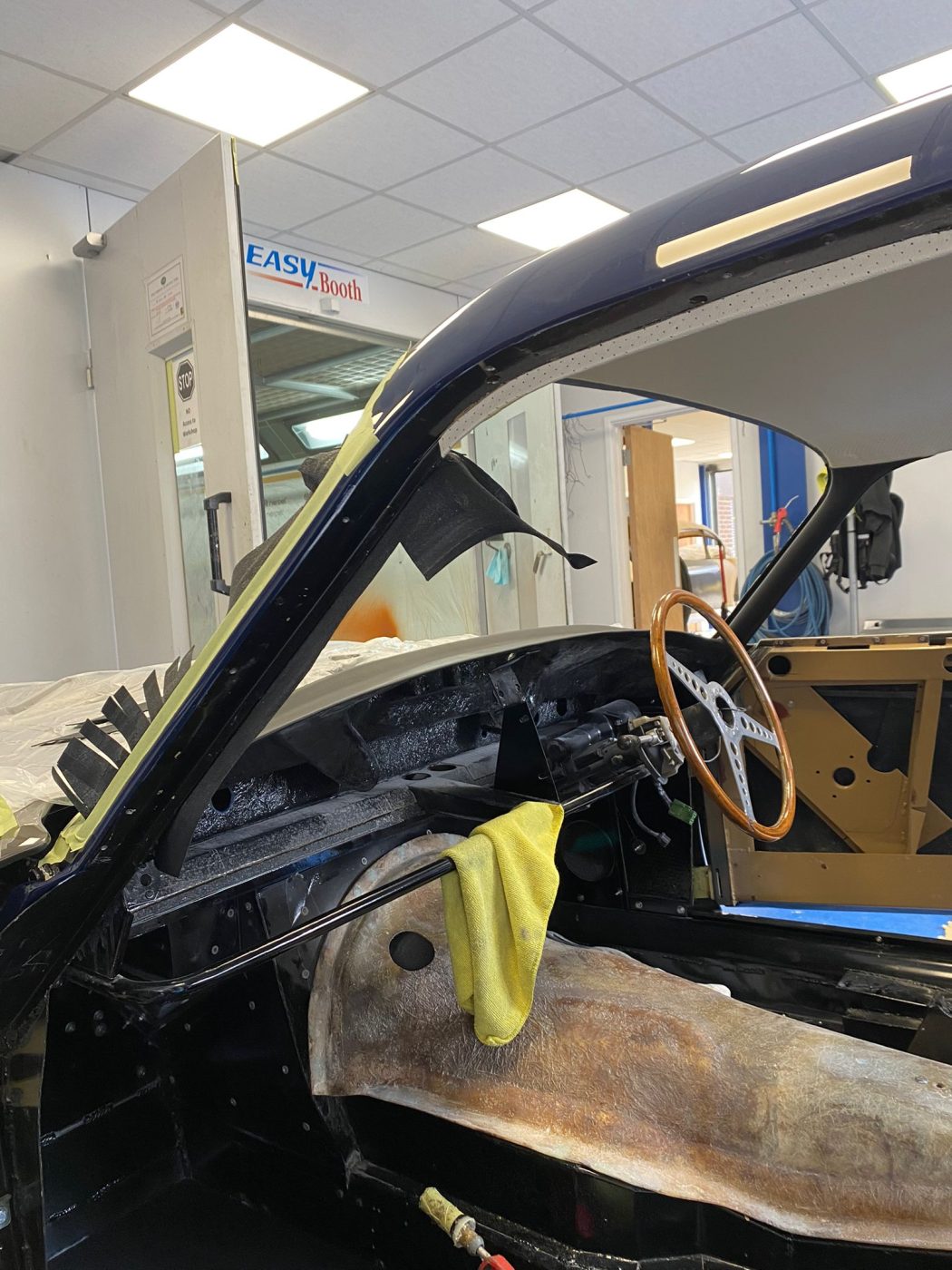 160922 1958 Jensen interior fitting 18 1