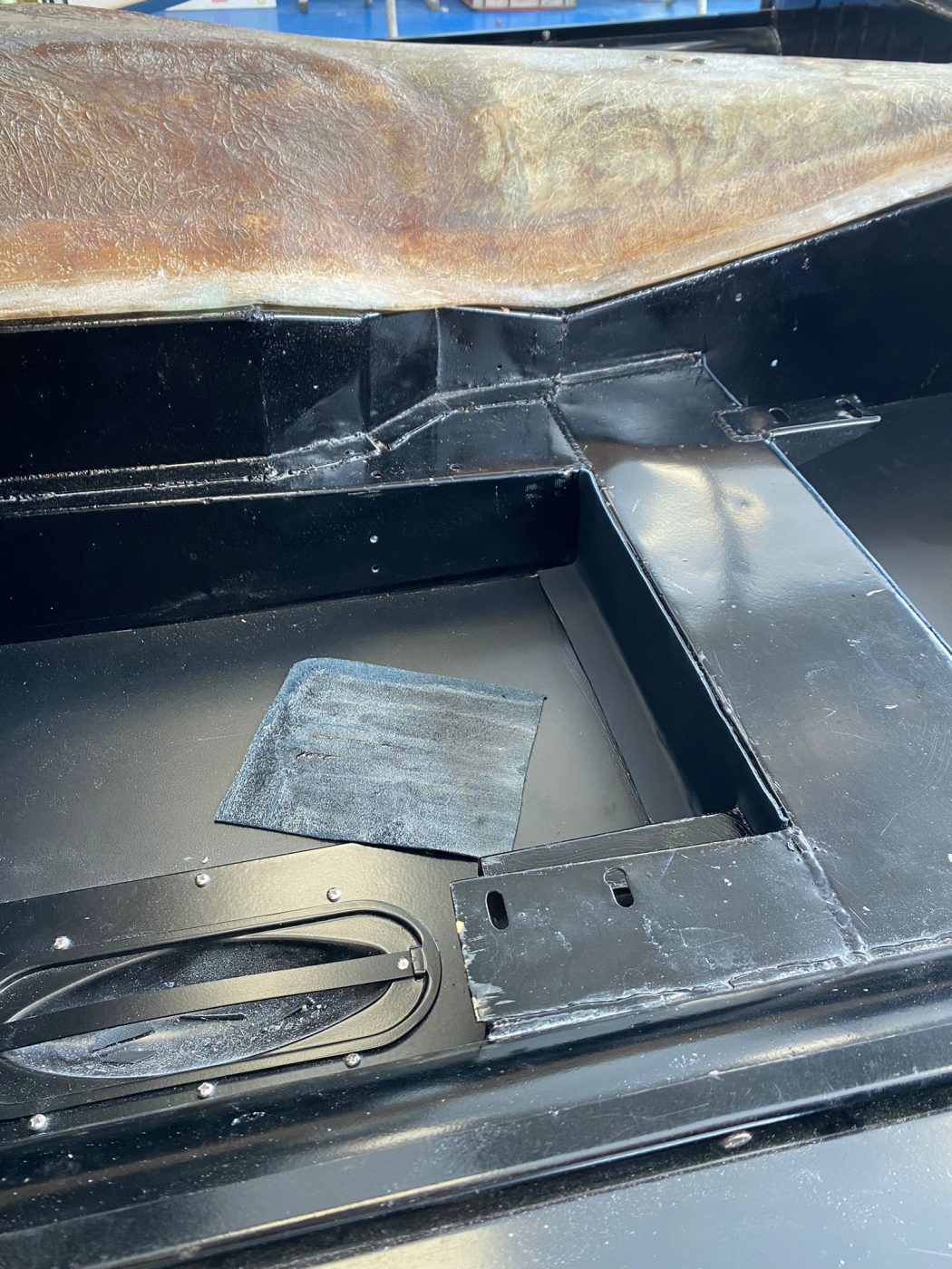 160922 1958 Jensen interior fitting 28 1