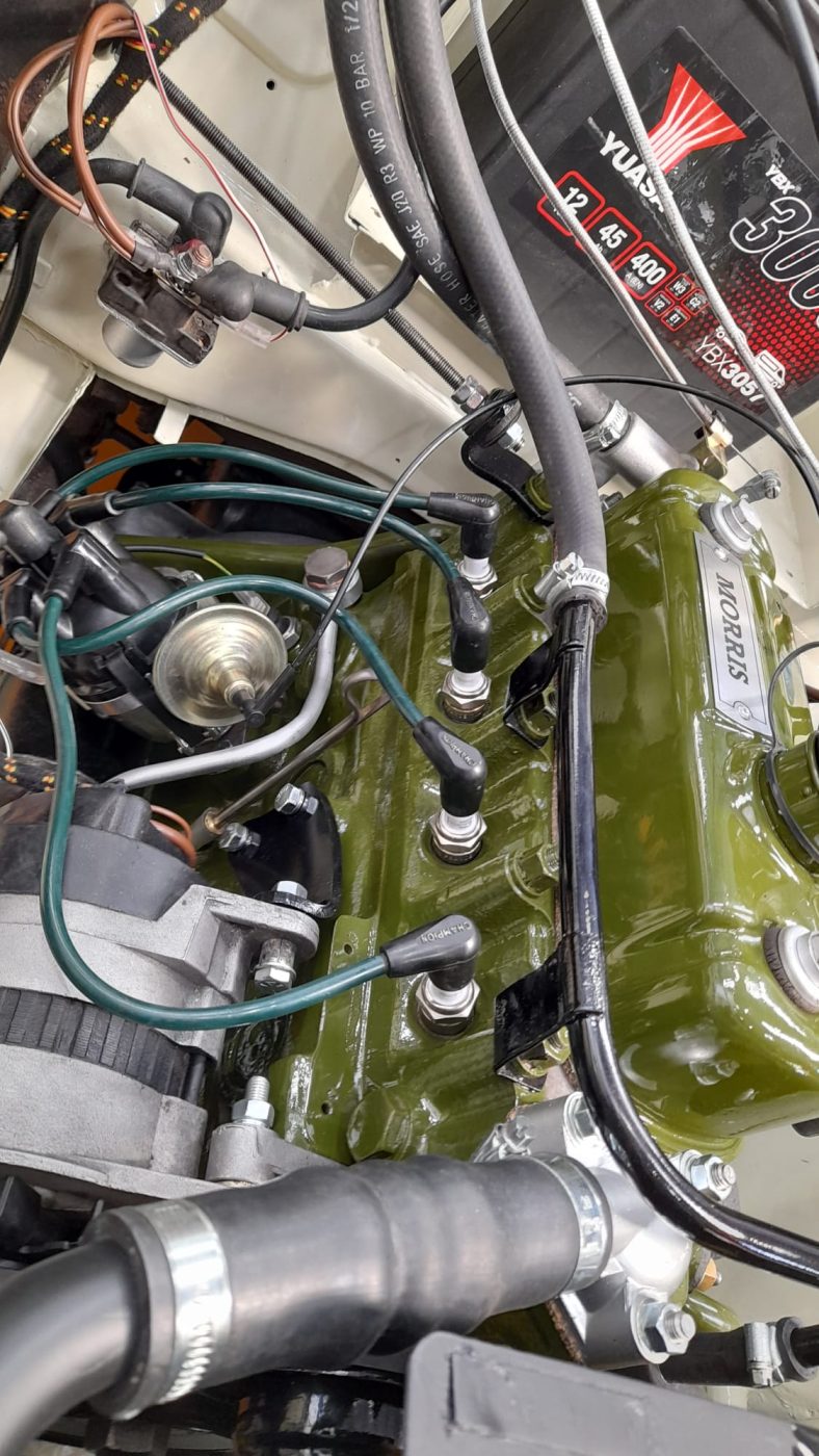 160922 Morris Minor fitting up 1
