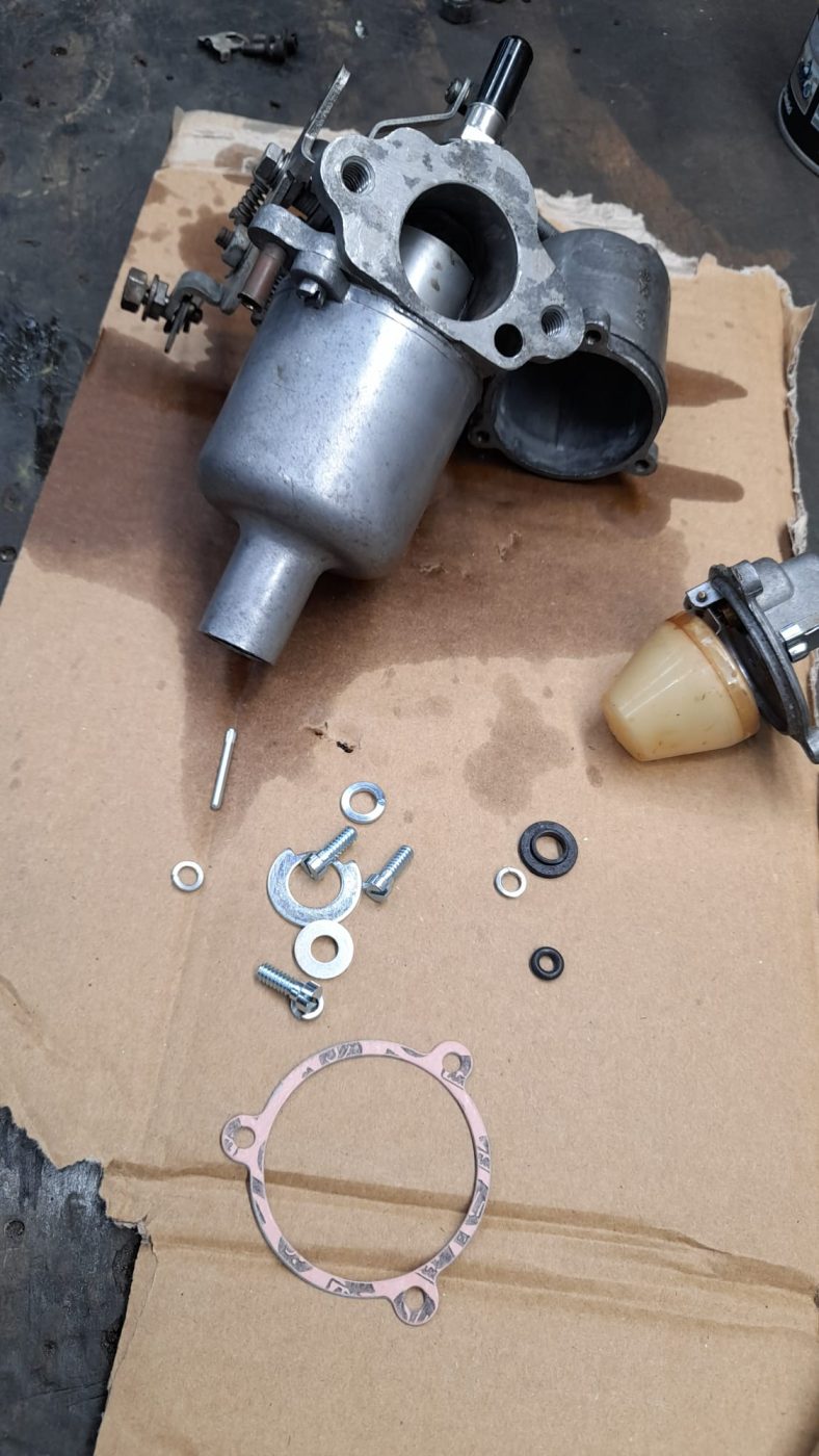 160922 Morris Minor fitting up 3 1