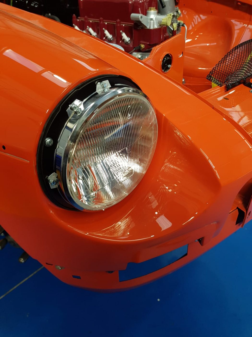 210922 MG B GT headlamps propshaft radiator front poiler bumper all being fitted 8 1