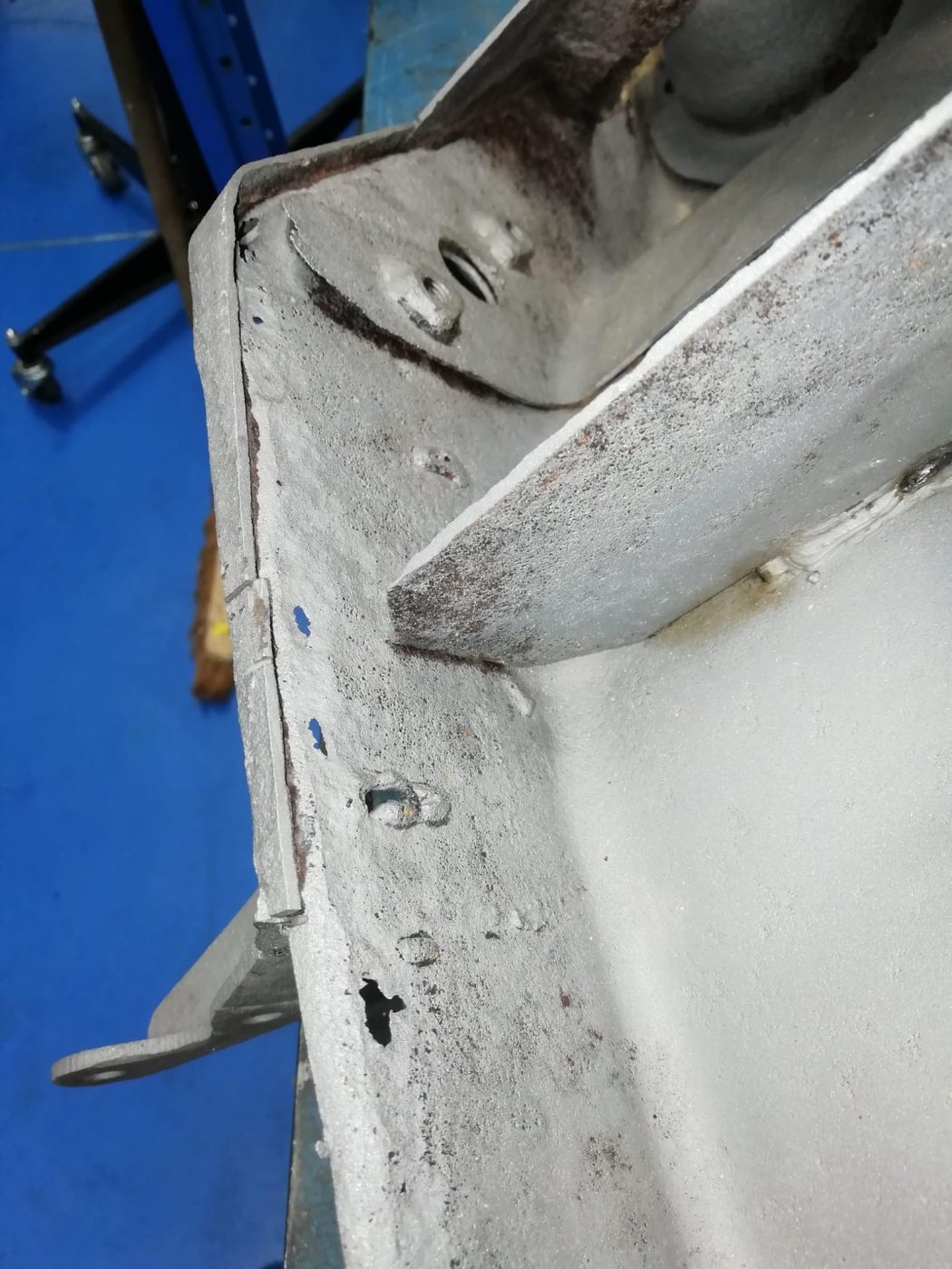 220922 1955 Jensen 541 EX9090 subframe being repaired 8 1