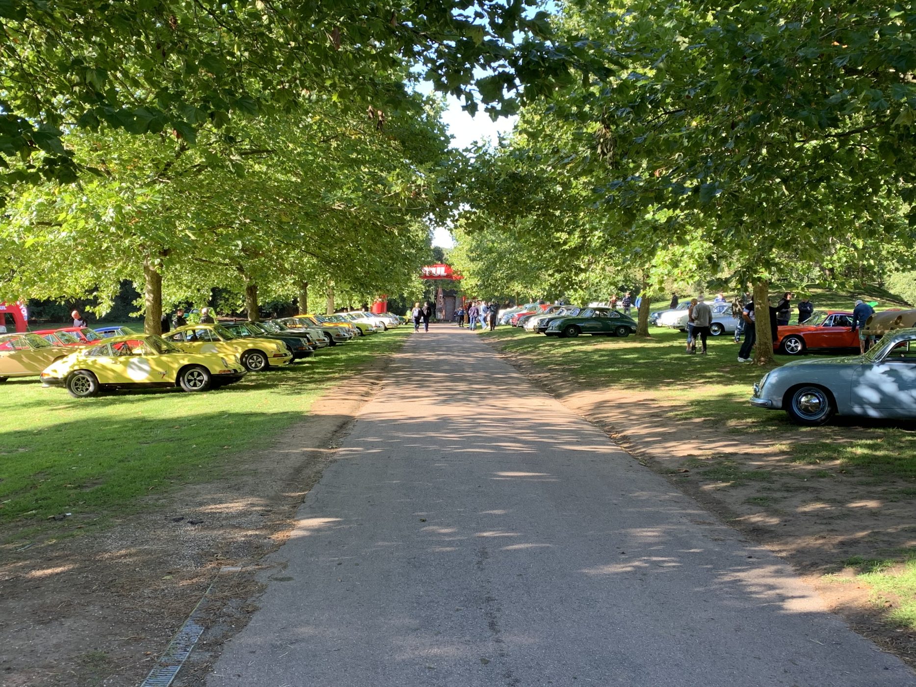 250922 Porsche Classics at the Castle Hedingham Castle 59 1 1