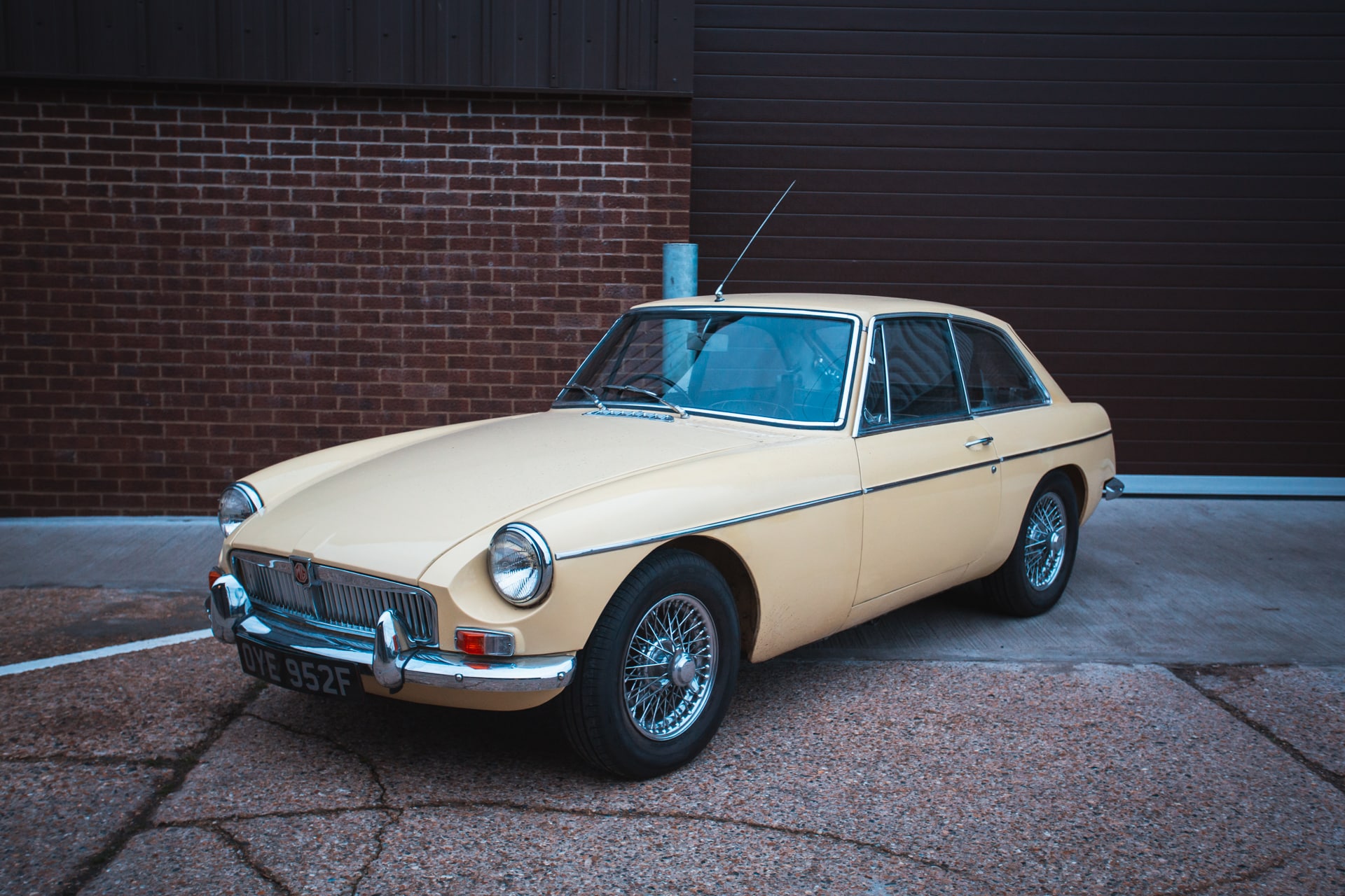 Yellow MGB GT ariving 10 1