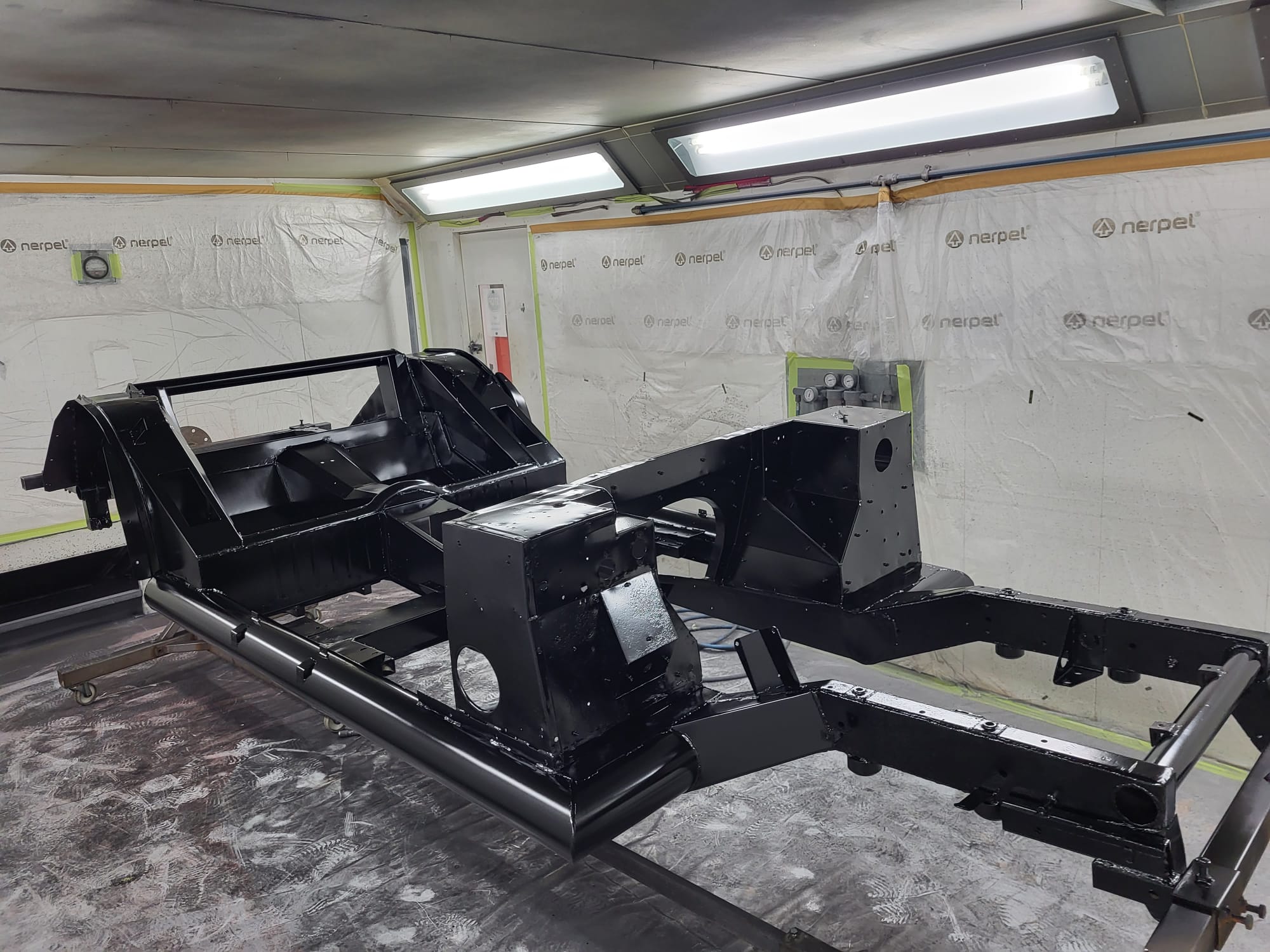 12122022 1959 Jensen 541R Chassis Paint 16