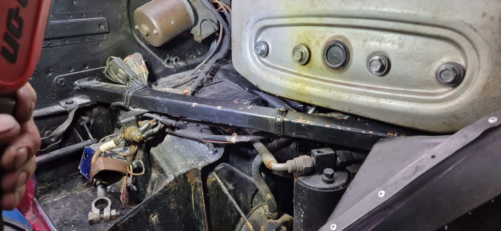 12122022 1972 Jaguar E Type Battery Isolator 11 1