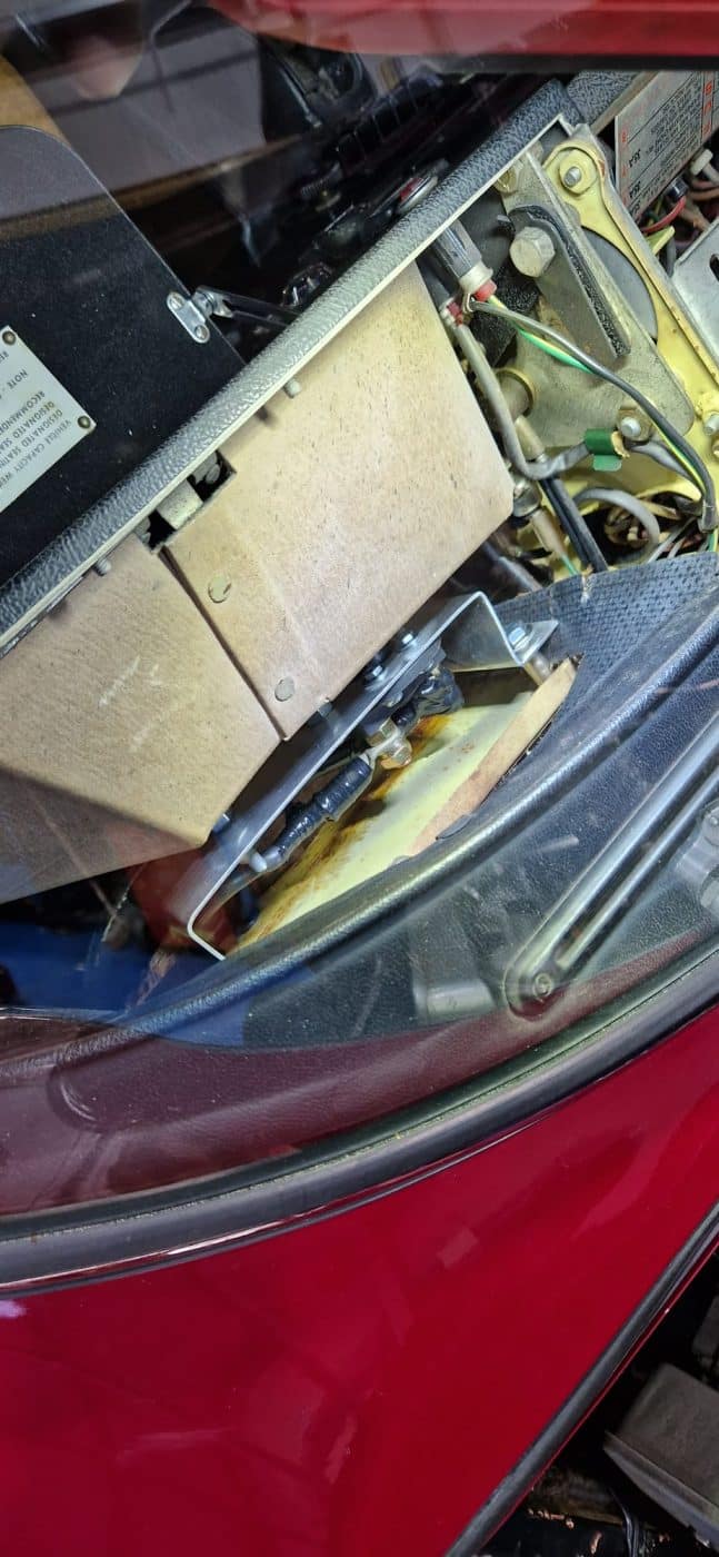 12122022 1972 Jaguar E Type Battery Isolator 20 1