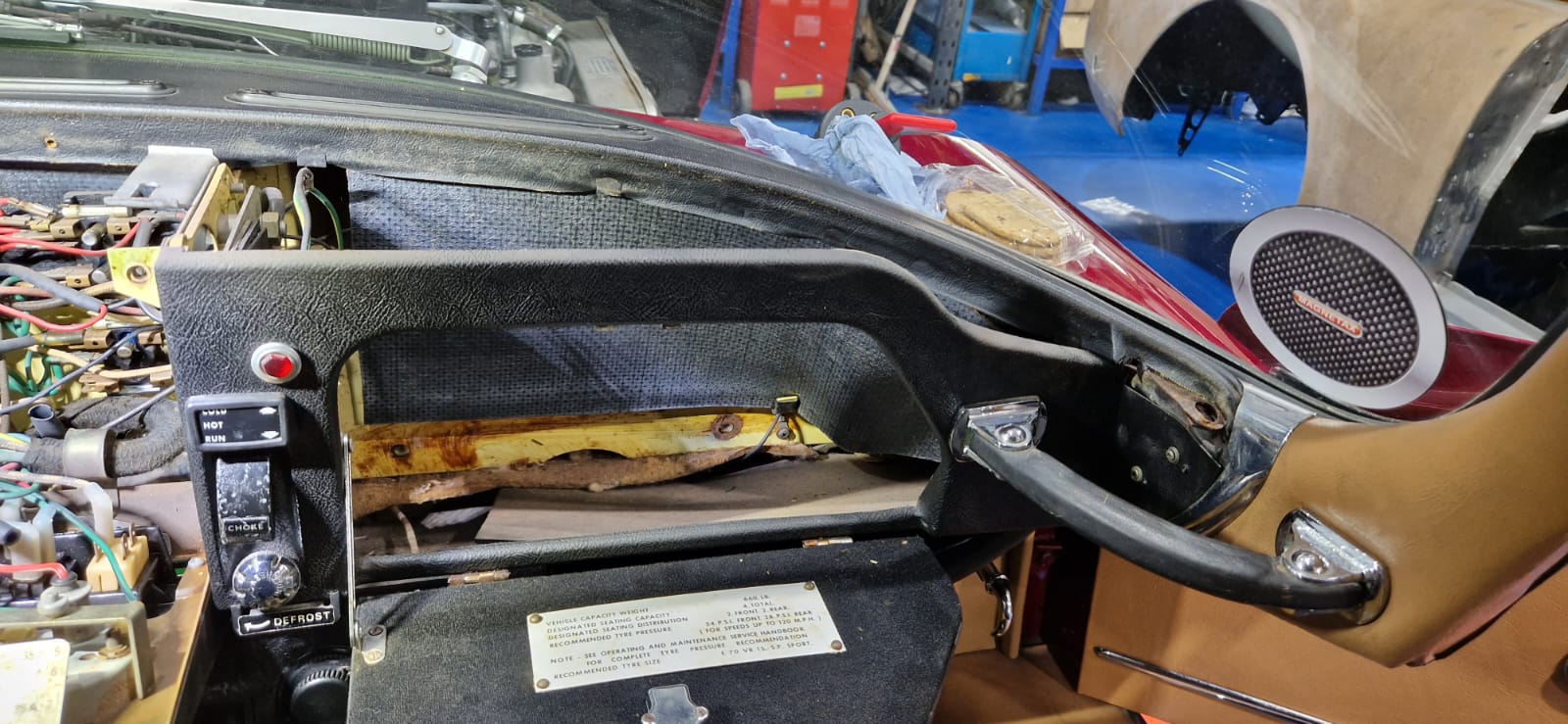 12122022 1972 Jaguar E Type Battery Isolator 6 1